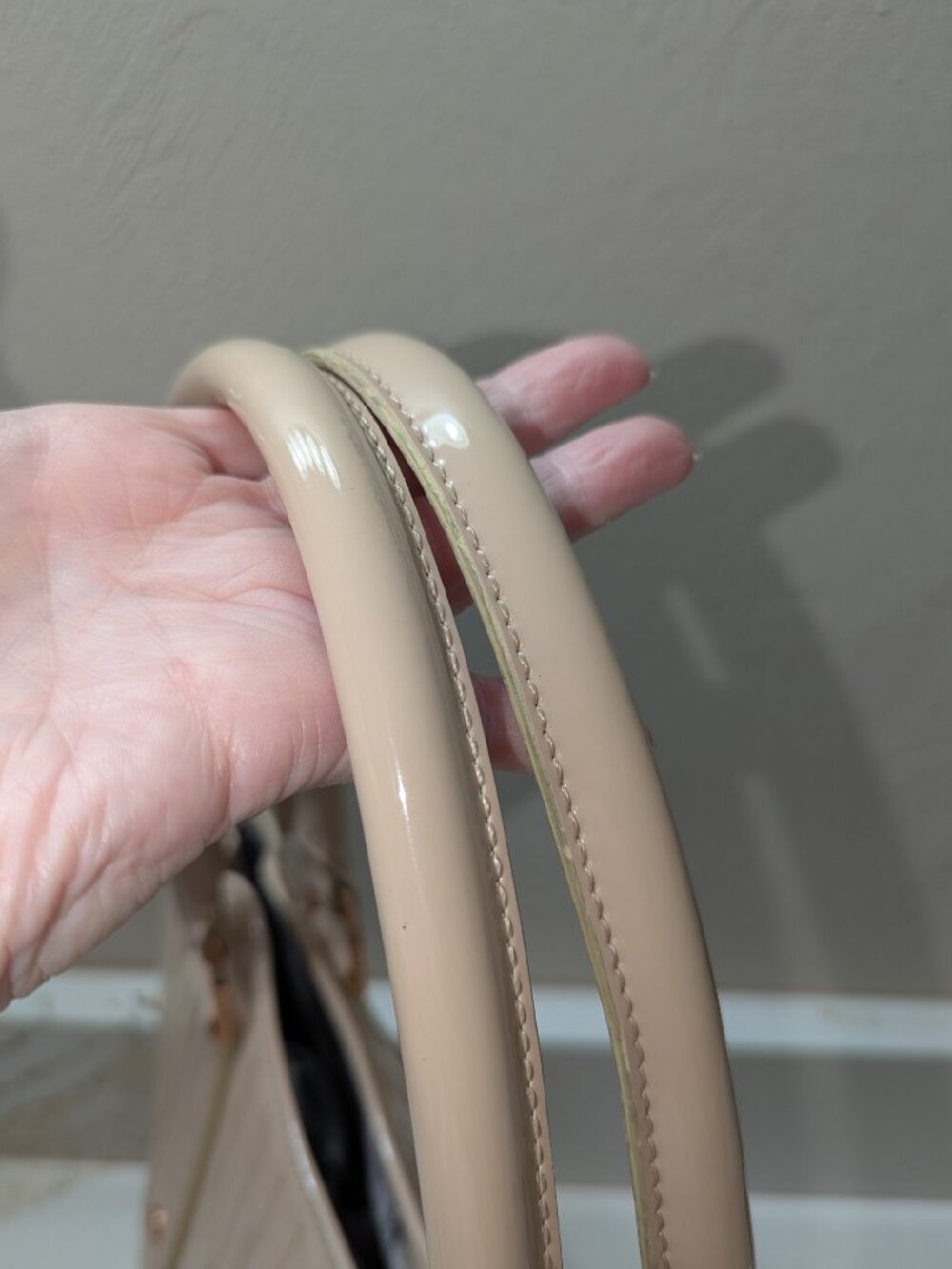 Ted Baker patent leather large bag. EUC! - Picture 6 of 15